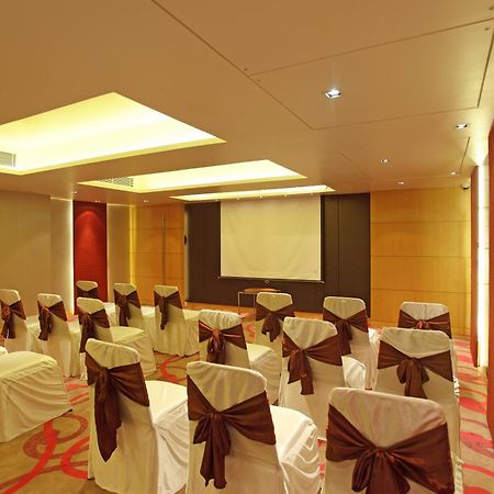 Comfort Inn Legacy Rajkot Kinh doanh bức ảnh