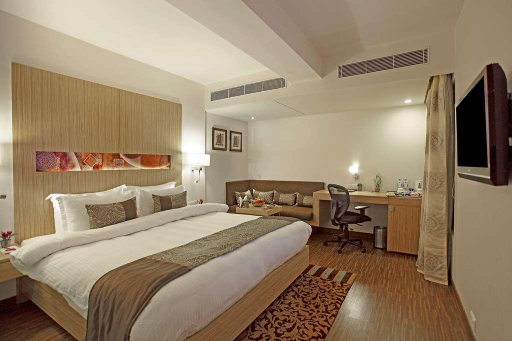 Comfort Inn Legacy Rajkot Phòng bức ảnh