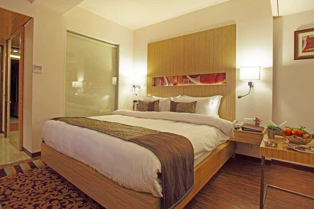 Comfort Inn Legacy Rajkot Phòng bức ảnh