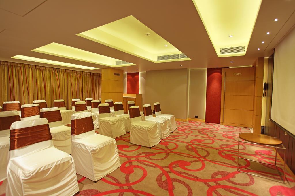 Comfort Inn Legacy Rajkot Ngoại thất bức ảnh