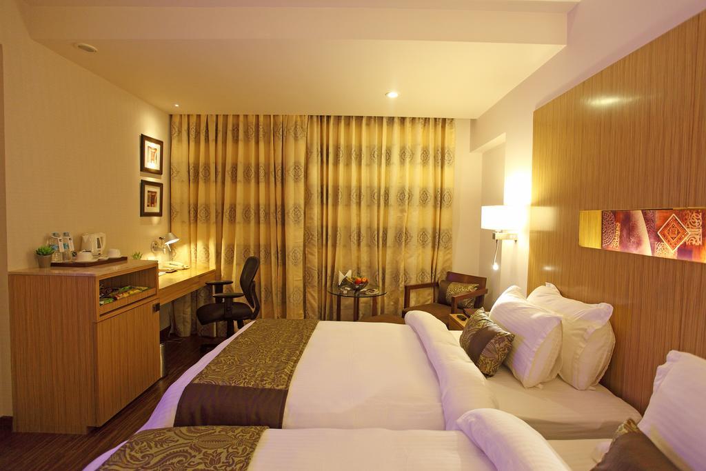 Comfort Inn Legacy Rajkot Ngoại thất bức ảnh