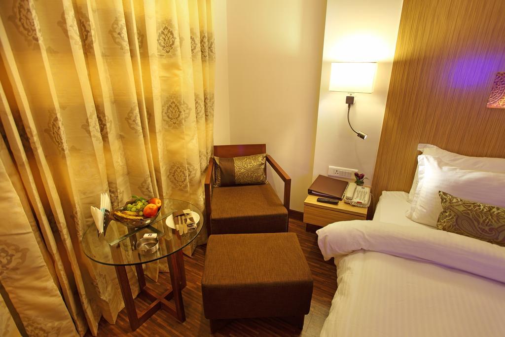 Comfort Inn Legacy Rajkot Ngoại thất bức ảnh