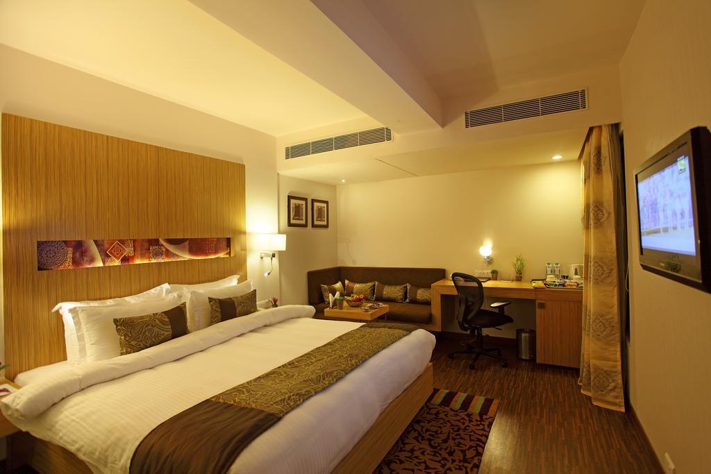 Comfort Inn Legacy Rajkot Phòng bức ảnh