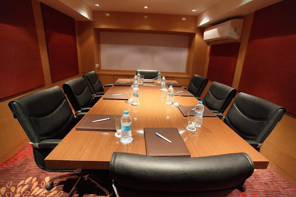 Comfort Inn Legacy Rajkot Ngoại thất bức ảnh