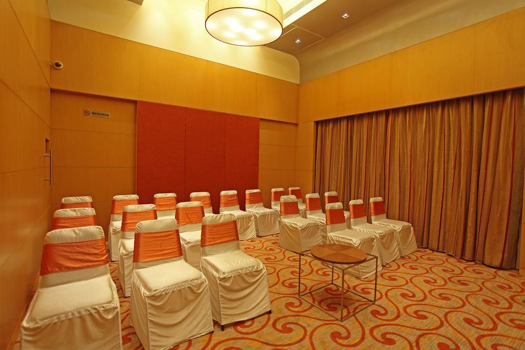 Comfort Inn Legacy Rajkot Ngoại thất bức ảnh