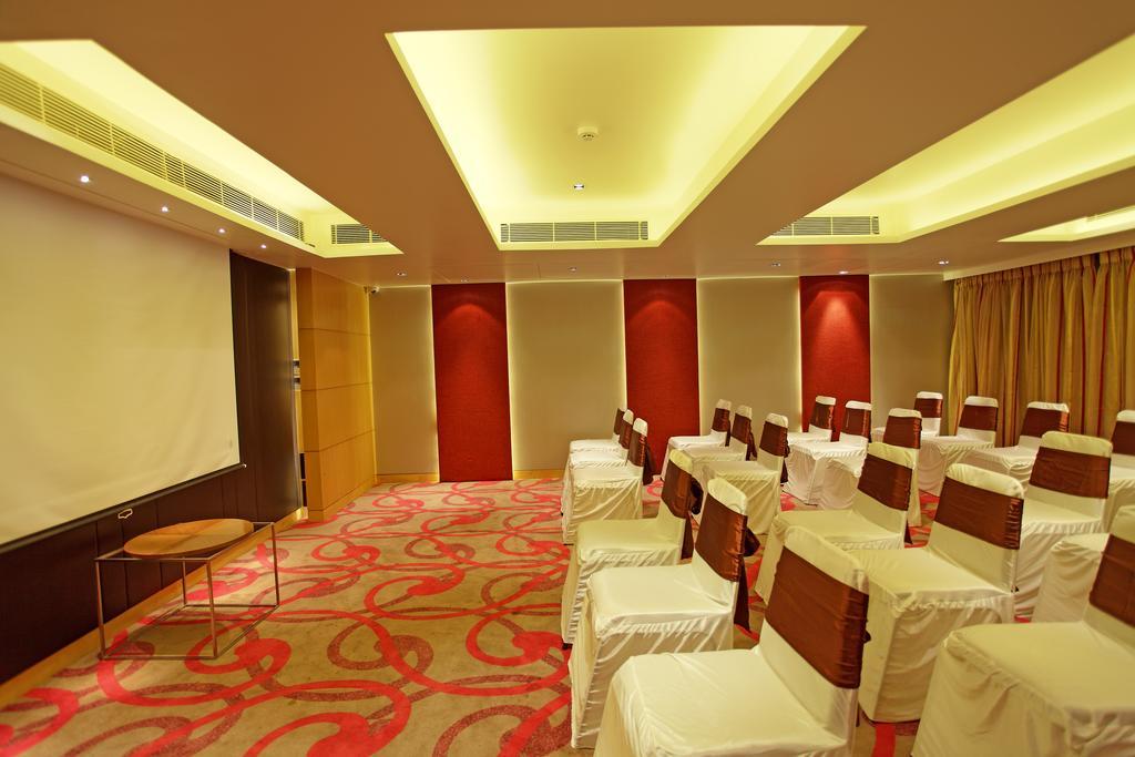 Comfort Inn Legacy Rajkot Ngoại thất bức ảnh