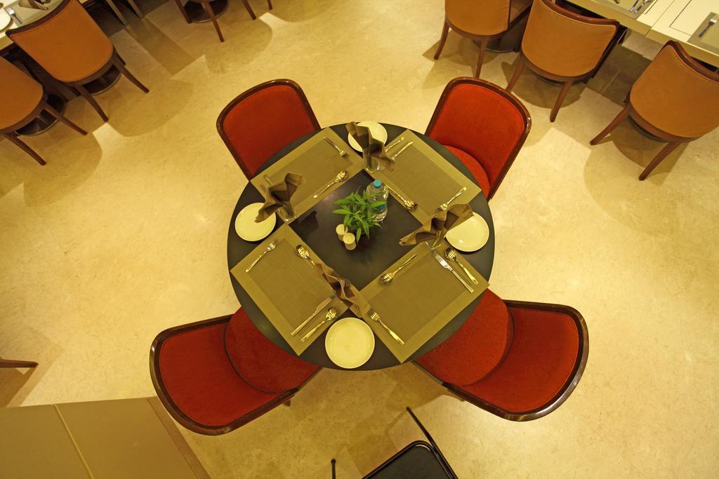 Comfort Inn Legacy Rajkot Ngoại thất bức ảnh