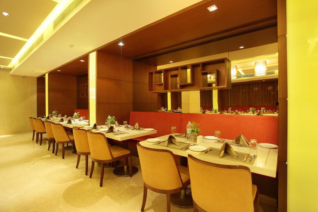 Comfort Inn Legacy Rajkot Ngoại thất bức ảnh