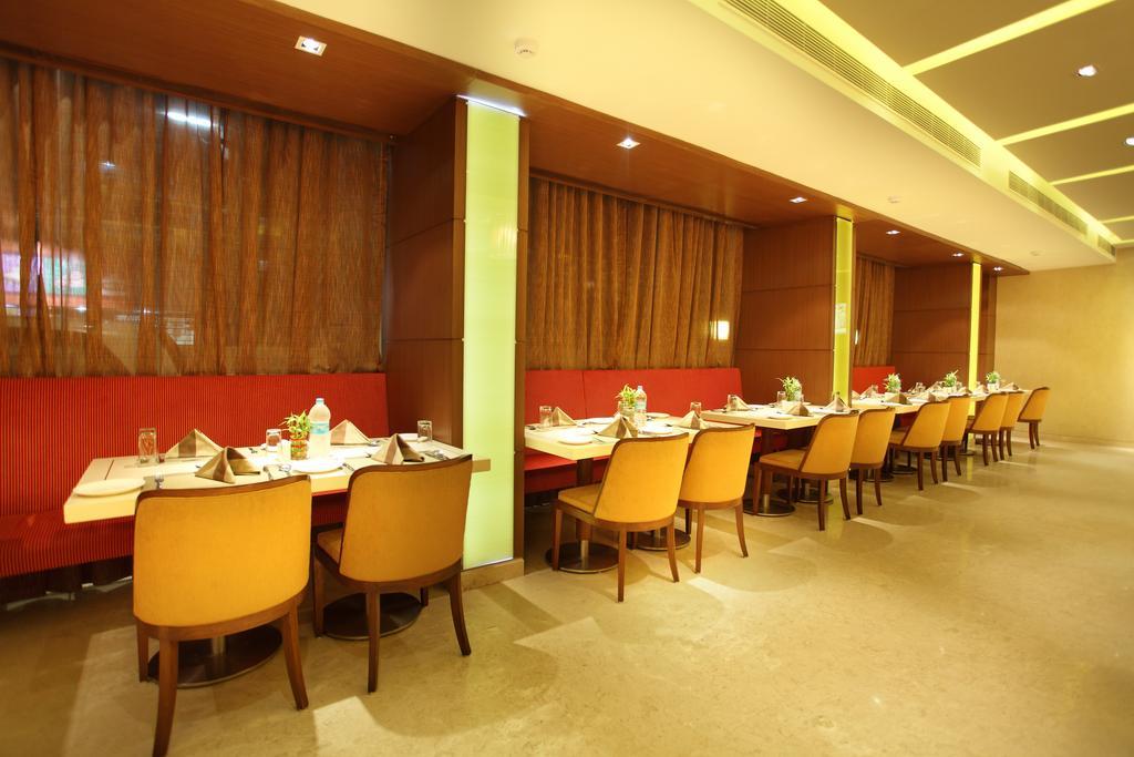 Comfort Inn Legacy Rajkot Ngoại thất bức ảnh
