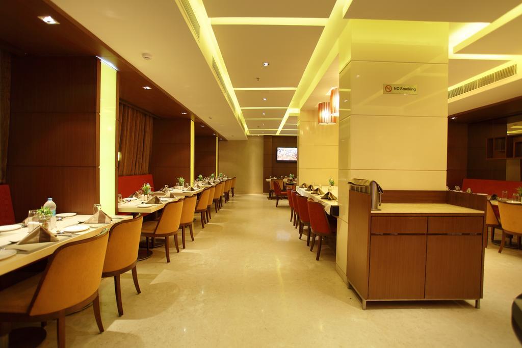 Comfort Inn Legacy Rajkot Ngoại thất bức ảnh