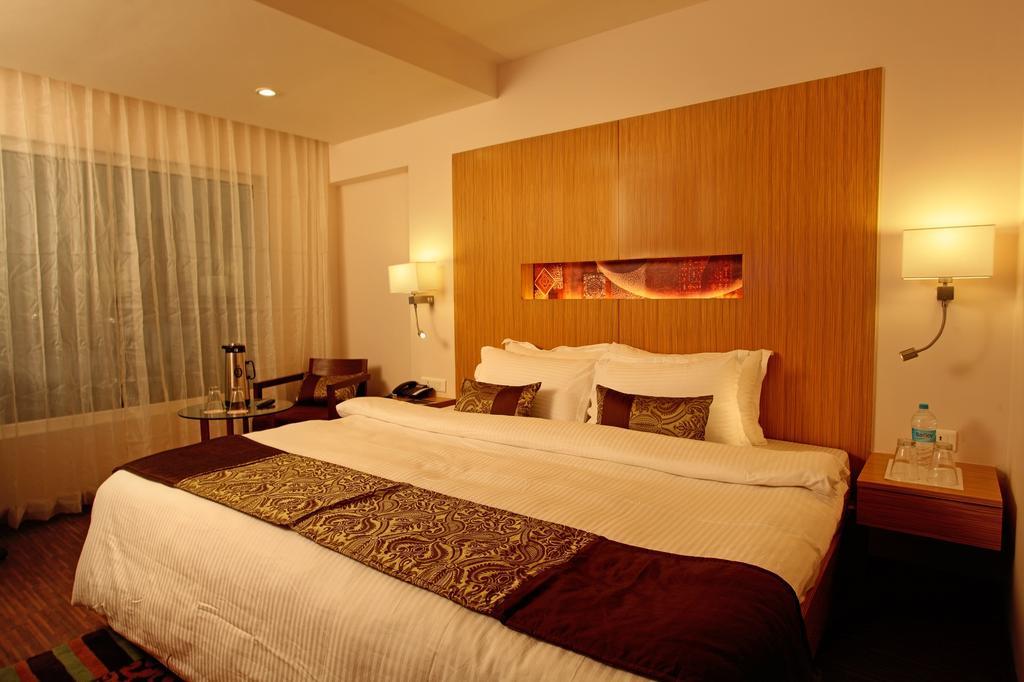 Comfort Inn Legacy Rajkot Ngoại thất bức ảnh