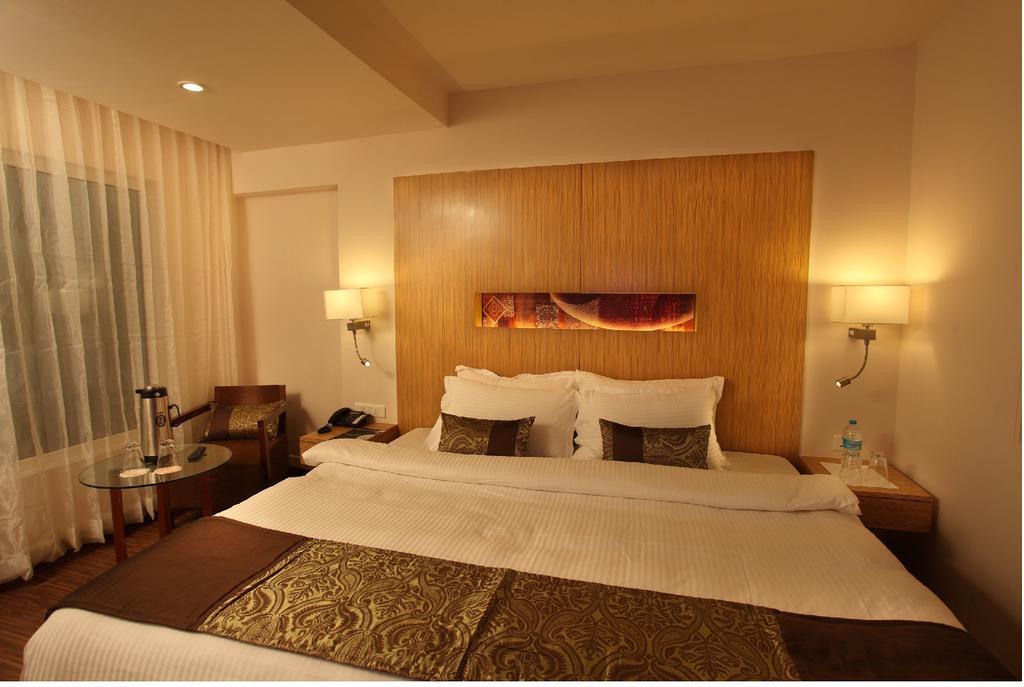 Comfort Inn Legacy Rajkot Ngoại thất bức ảnh