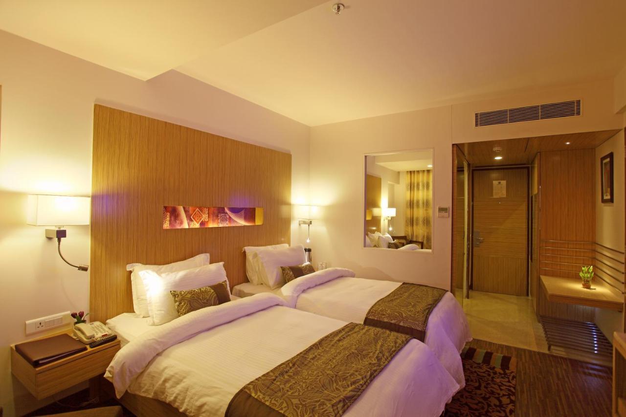 Comfort Inn Legacy Rajkot Ngoại thất bức ảnh